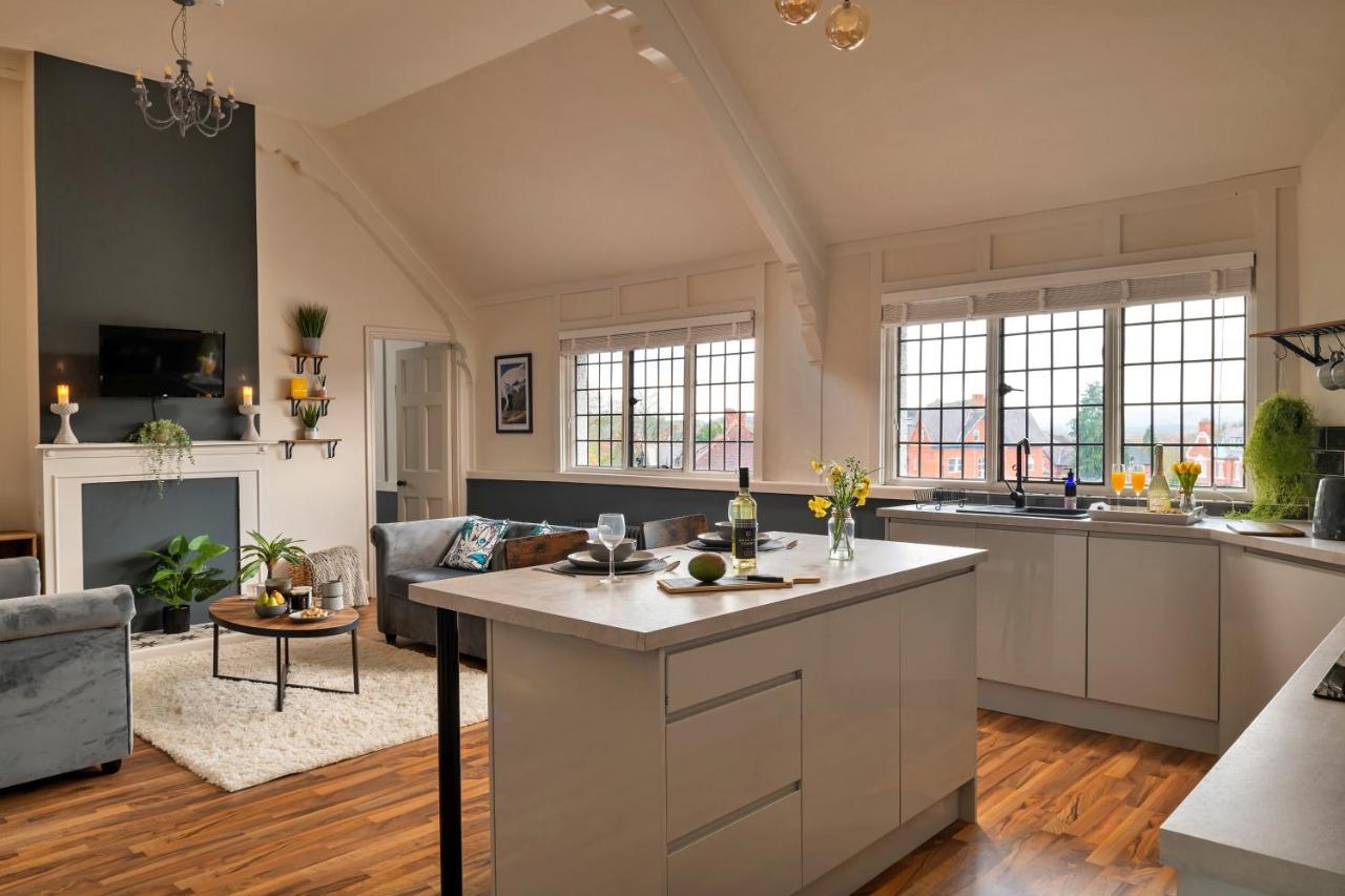 Finest Retreats - Sunnycroft Penthouse Apartment Llandrindod Wells Exterior photo
